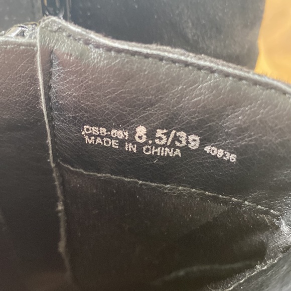 Chinese Laundry Suede healed bootie - Picture 5 of 7